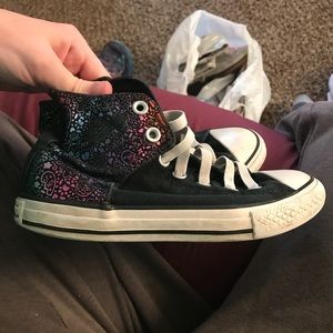Converse girls size 2